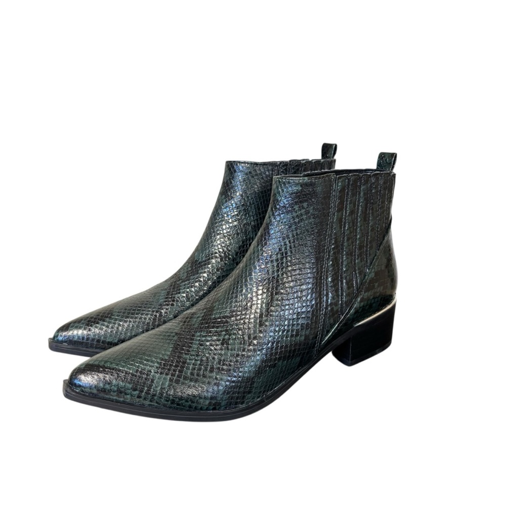Marc Fisher Chelsea textured green/black snakeskin print pointed toe boots 9 - Picture 3 of 13